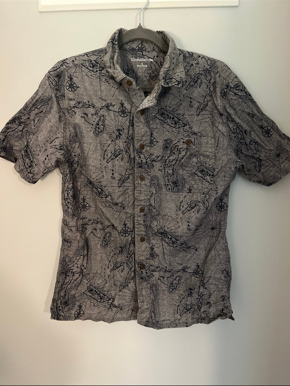 croft & barrow Gray Short-Sleeve Button-Down Shirt with Navy Map Print